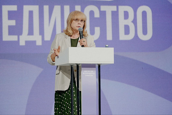 Наволокский депутат рассказал на всероссийском форуме, как собирает гумпомощь на СВО